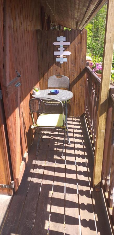 Au Petit Bonheur Bed & Breakfast Saint-Martin-du-Frene Exterior photo