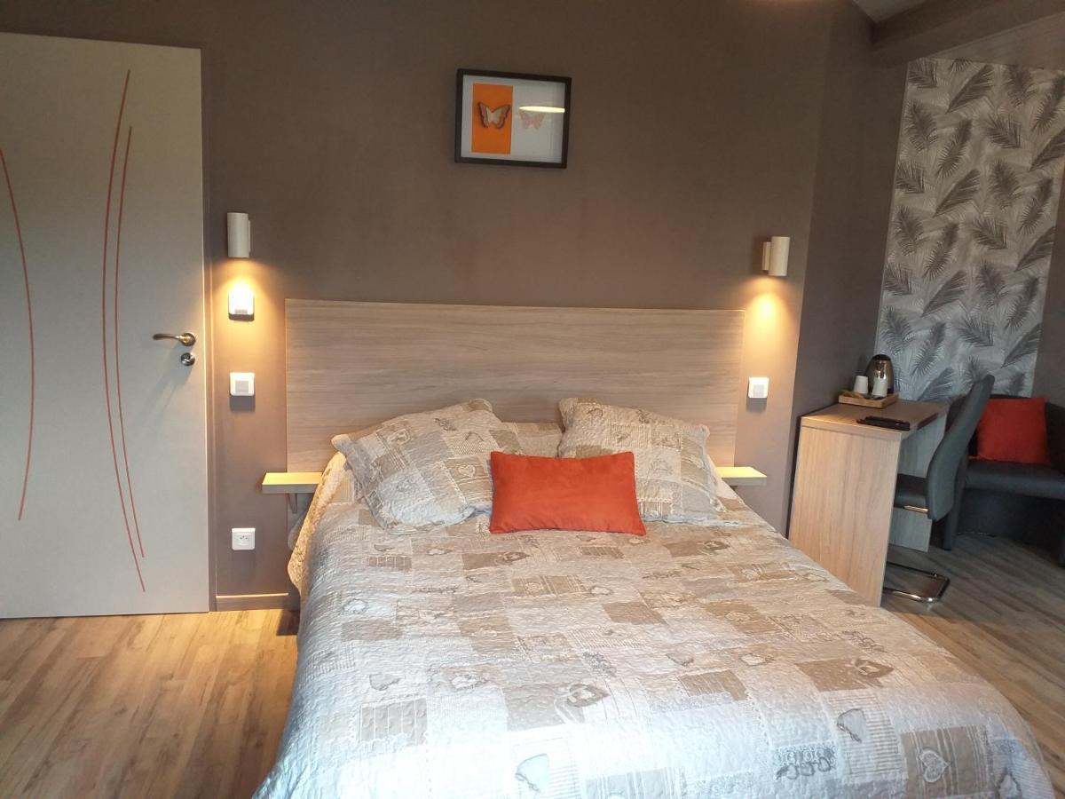 Au Petit Bonheur Bed & Breakfast Saint-Martin-du-Frene Exterior photo