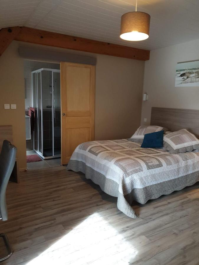 Au Petit Bonheur Bed & Breakfast Saint-Martin-du-Frene Exterior photo