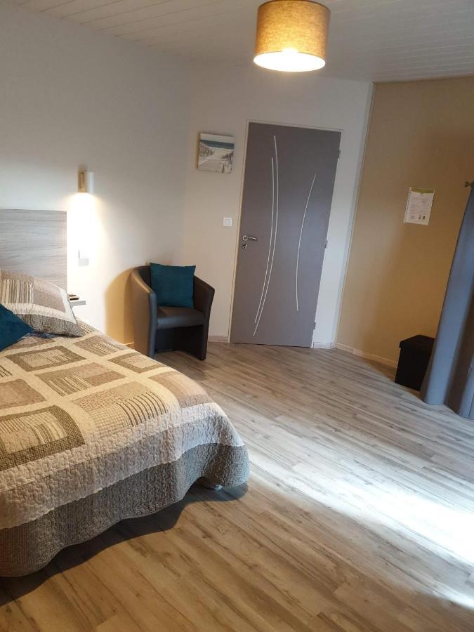 Au Petit Bonheur Bed & Breakfast Saint-Martin-du-Frene Exterior photo